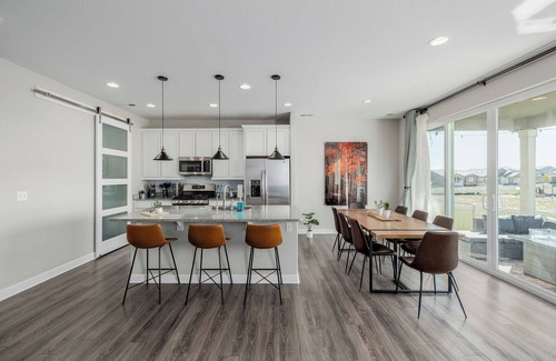 Henderson Casa | Cozy Home with Fireplace and Game Room 15-20 mins to Downtown