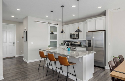 Henderson Casa | Cozy Home with Fireplace and Game Room 15-20 mins to Downtown