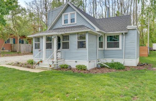 Twin Lakes Casa | Cozy Home with Fire Pit 2 Blocks to Lake Mary!
