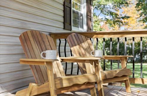 New Paltz Casa | Cozy Home with Hot Tub Game Room and Fire Pit