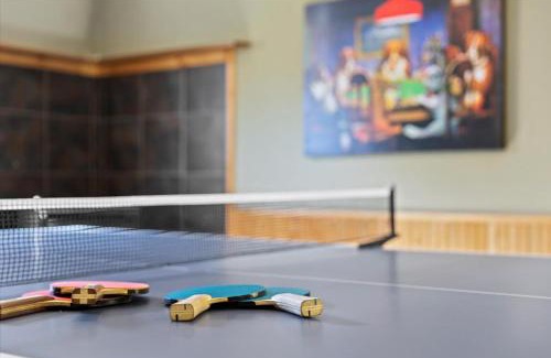 New Paltz Casa | Cozy Home with Hot Tub Game Room and Fire Pit