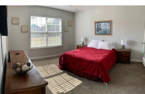 Prairie Grove Otro | Cozy home with big yard and close to UofA