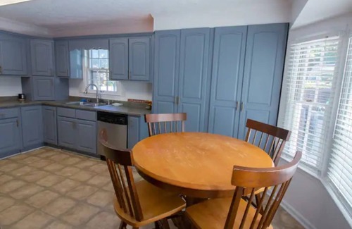 Austell Casa | Cozy Home with Pool Near Atlanta, Six Flags, Truist Park and Airport