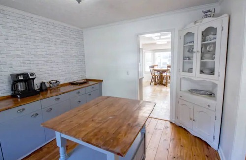 Austell Casa | Cozy Home with Pool Near Atlanta, Six Flags, Truist Park and Airport