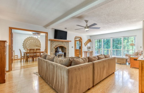 Zigzag Casa | Cozy home with river access, private hot tub, wood stove, fireplace, & W/D