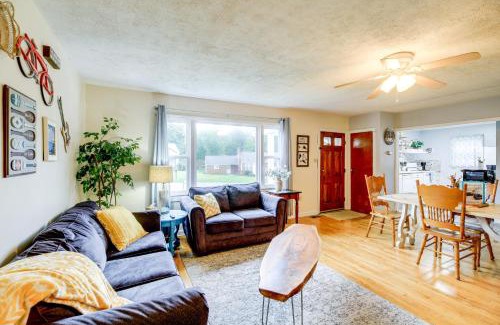 Bristol Casa | Cozy Home with Spacious Yard 2 Mi to Dtwn Bristol