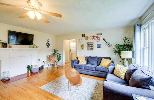 Bristol Casa | Cozy Home with Spacious Yard 2 Mi to Dtwn Bristol