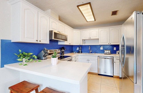 Southwest Casa | Cozy home with enclosed backyard, fire pit, central AC, wifi