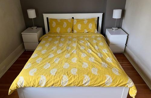 Tuxedo Casa | Cozy homestay in the master bedroom of a River Heights home
