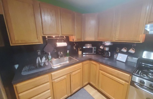 Riverside Casa | Cozy "Hospitality Suite" Centrally Located In Baltimore's Federal Hill Area