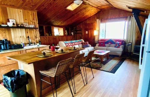 Florissant Cabina | Cozy Hot Tub Cabin On The Lake!