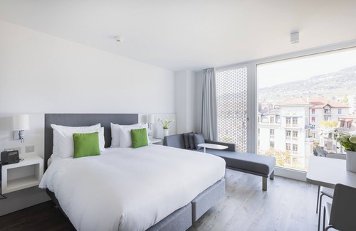 Vevey Casa | Cozy hotel in charming Vevey with fitness room, WiFi, AC