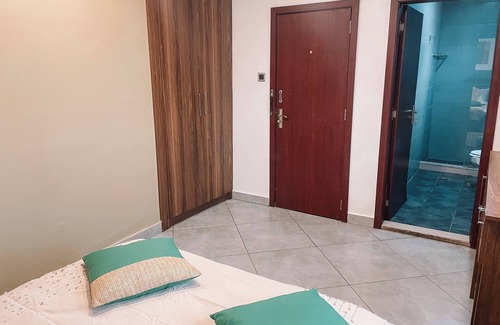 Labone Hotel | Cozy hotel room/Osu, Oxford St