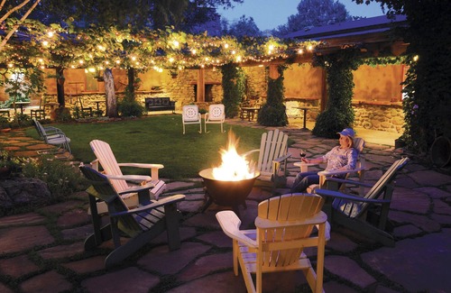 Uptown Sedona Apartamento | Cozy Hotel Suite in Charming Downtown Sedona, Pet Friendly