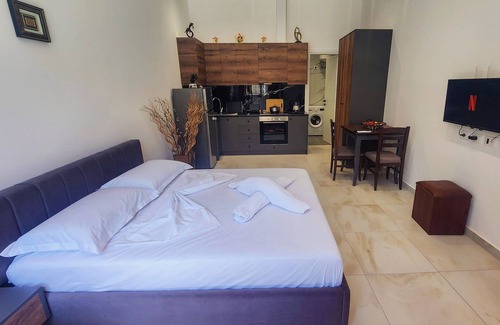 Golem Hotel | Cozy hotel with 1 bedroom and WiFi, AC in pleasant Golem