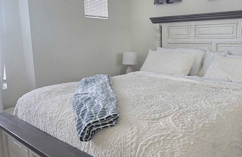 Green Valley Ranch Casa | Cozy house 10 minutes from DIA 5 Minutes from restaurant and Stores.