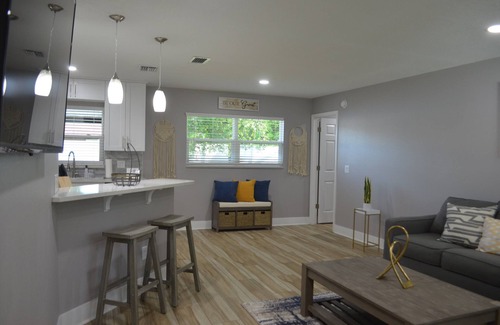 Citrus Park Casa | Cozy House 2Bedroom/2Bath Tampa Bay Home away home centrally located