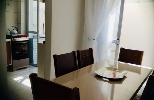 Parque Enseada Casa | COZY HOUSE, AIR CONDITIONING, BARBECUE, QUIET STREET, 15min walk from the beach