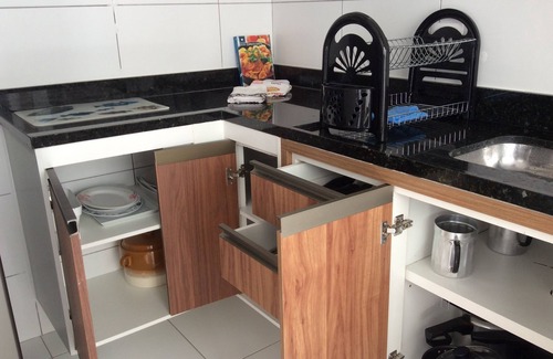 Parque Enseada Casa | COZY HOUSE, AIR CONDITIONING, BARBECUE, QUIET STREET, 15min walk from the beach
