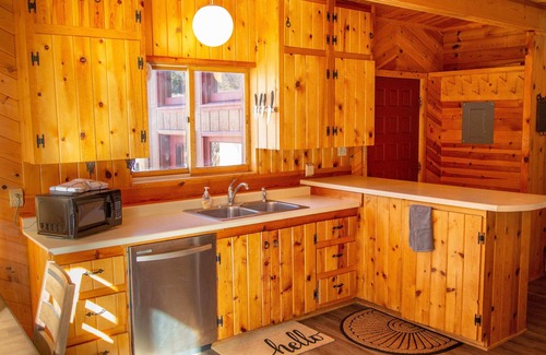 Vadito Casa | Cozy house at Sipapu Ski Resort with a gorgeous view overlooking the mountain