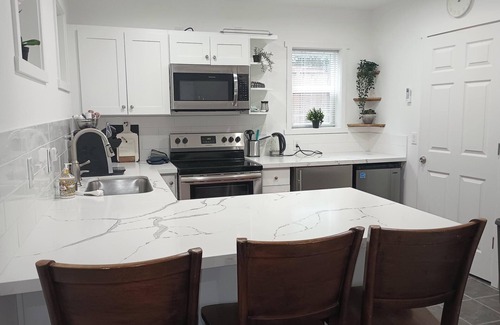 Lake City Casa | Cozy house close to Lake Washington with AC and a front and back yard