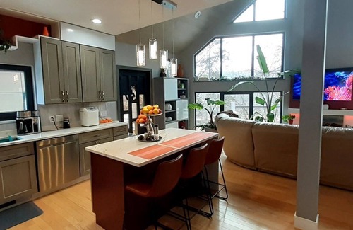 Wisconsin Dells Casa | Cozy house close to Wisconsin Dells in quiet neighborhood.