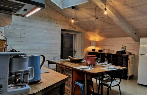 Lempdes-sur-Allagnon Cabaña | Casa acogedora con patio privado en el corazón de Auvernia