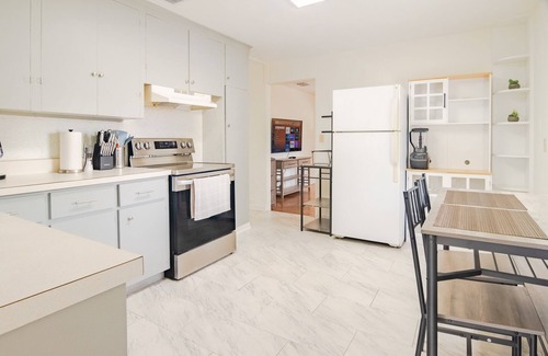 Orlando Casa | Cozy House in Orlando w Large Yard 20m to Downtown