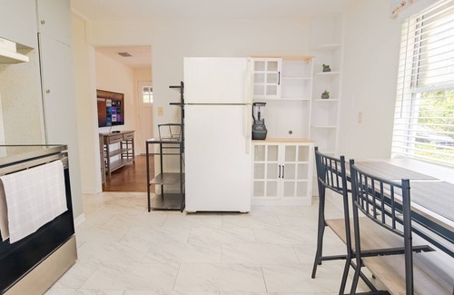 Orlando Casa | Cozy House in Orlando w Large Yard 20m to Downtown