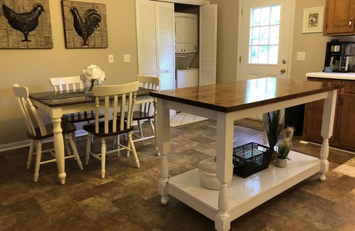 Pittsville Casa | Cozy house in private Leesville Lake community