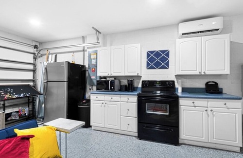 Jacarandas Casa | Cozy house in serene Cape Coral with WiFi, AC
