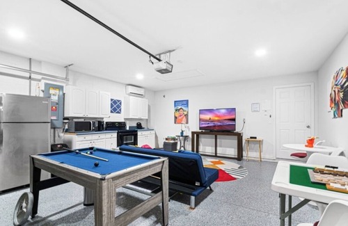 Jacarandas Casa | Cozy house in serene Cape Coral with WiFi, AC