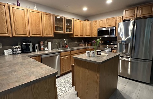 Gouldsboro Casa | Cozy House in Big Bass Lake Gouldsboro with Hot Tub, Fire Pit, Pool, Ping Pong