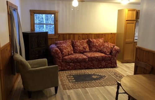Barton Casa | Cozy house less than a mile to North Beach at Lake Willoughby!