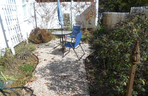 Catonsville Casa | Cozy house on quiet street, 1 block from downtown Catonsville.