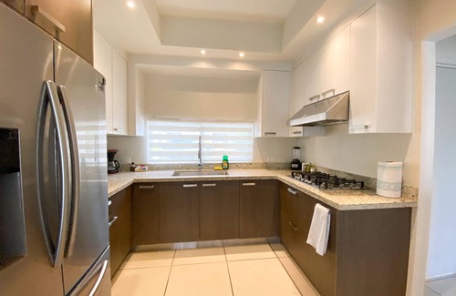 Hermosillo Casa | Acogedora Casa! Zona Segura y Familiar, 5 min. Aeropuerto y Consulado.