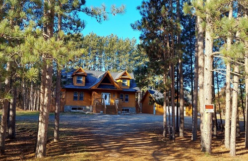 Necedah Casa | Cozy House
