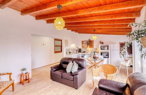 El Guincho Chalet De Esquí | Casa espaciosa con BBQ, vista al océano y al Teide/10 min del centro de la ciudad