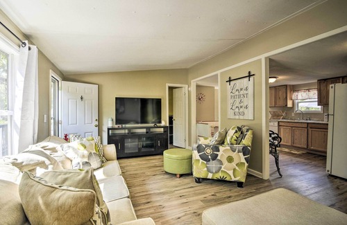 Olivia Casa | Cozy House w/ Huge Yard ~ 16 Mi to Fort Bragg