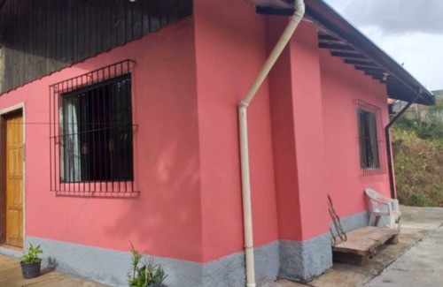 Campos do Jordao Cabaña | Cozy house with fireplace. Recanto da Lagoinha.