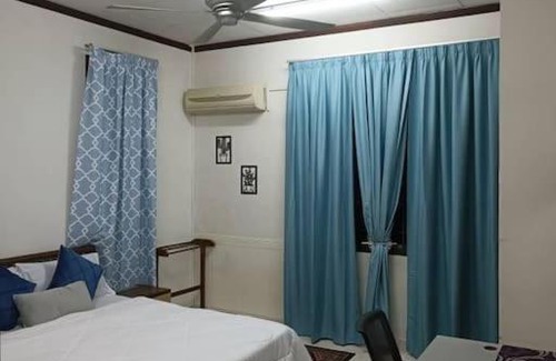 Sekudai Casa | Cozy house with free wifi and parking near Utm, Legoland