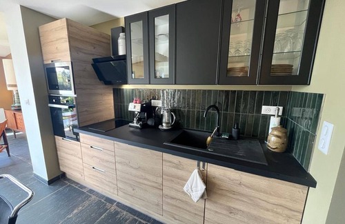 Fermanville Cabaña | Casa acogedora con jardín y acceso directo al mar