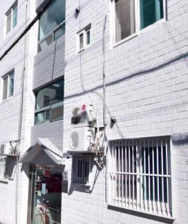 Jinju Apartamento | Cozy house with terrace Near the courthouse shift Netflix available for free Board games