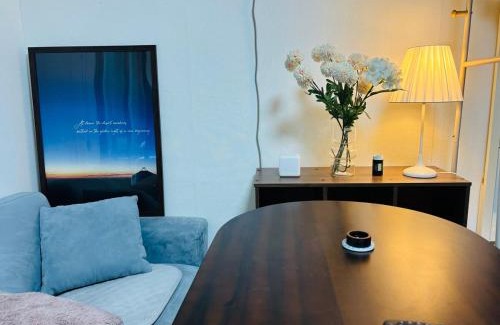Jinju Apartamento | Cozy house with terrace Near the courthouse shift Netflix available for free Board games