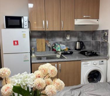 Jinju Apartamento | Cozy house with terrace Near the courthouse shift Netflix available for free Board games