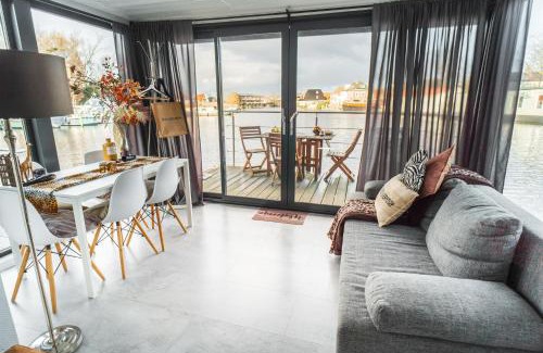 Zwartsluis Apartamento | Cozy houseboat near Giethoorn