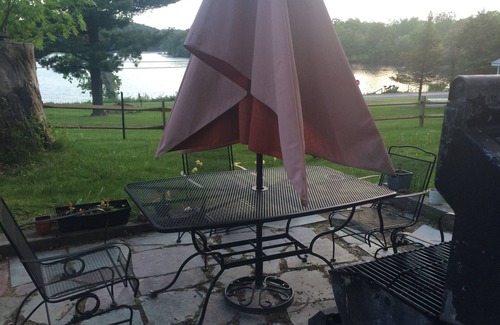 Copake Lake Cabaña | Cozy Hudson Valley Lake Cottage :4 Kayaks + a Canoe, 400 acre Lake