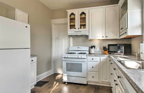 Greenview Casa | Cozy Illinois Home - Near Fishing & Golfing!
