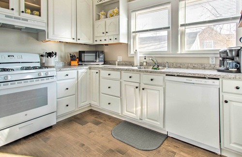 Greenview Casa | Cozy Illinois Home - Near Fishing & Golfing!