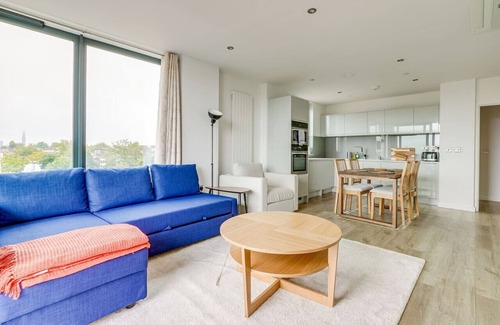 Camden Town with Primrose Hill Apartamento | Cozy in Camden Town | Balcony